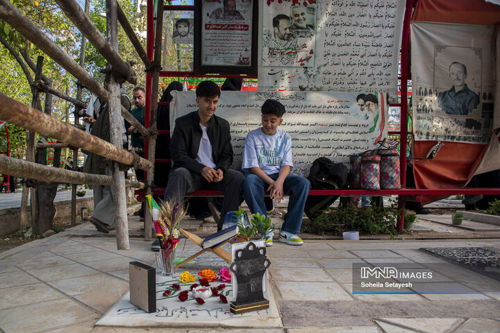 آغاز سال در جوار قبور مطهرشهدا در شیراز