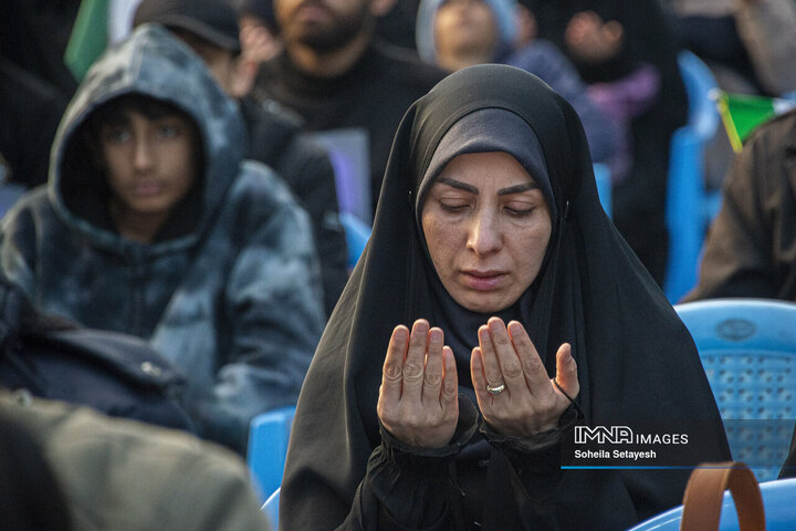 آغاز سال در جوار قبور مطهرشهدا در شیراز