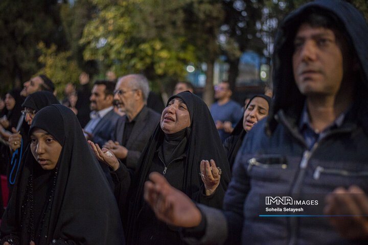 آغاز سال در جوار قبور مطهرشهدا در شیراز