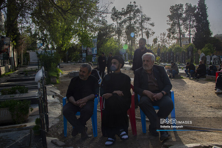 آغاز سال در جوار قبور مطهرشهدا در شیراز