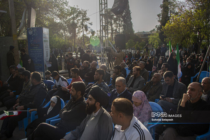 آغاز سال در جوار قبور مطهرشهدا در شیراز
