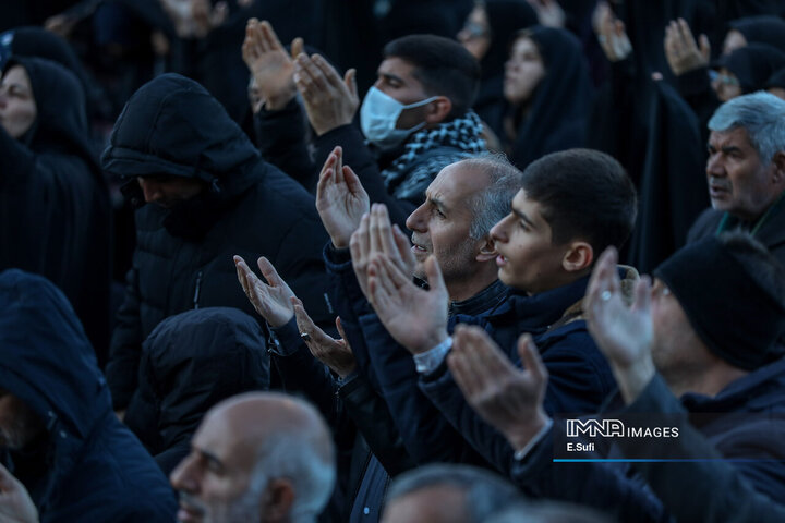آغاز بهار ۱۴۰۵ در اراک؛ همبستگی مردم، یاد شهدا و رهبری در میدان شهدا