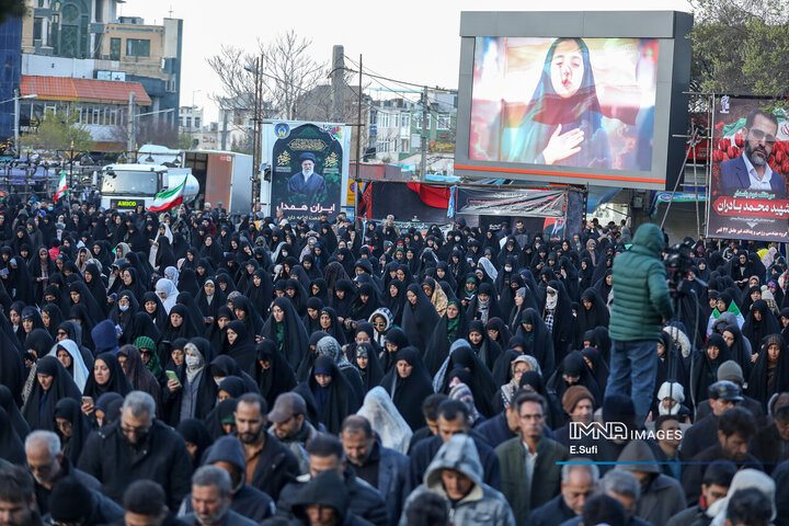 آغاز بهار ۱۴۰۵ در اراک؛ همبستگی مردم، یاد شهدا و رهبری در میدان شهدا