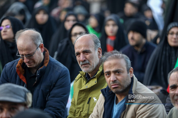 آغاز بهار ۱۴۰۵ در اراک؛ همبستگی مردم، یاد شهدا و رهبری در میدان شهدا