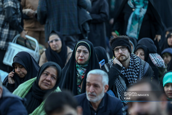 آغاز بهار ۱۴۰۵ در اراک؛ همبستگی مردم، یاد شهدا و رهبری در میدان شهدا
