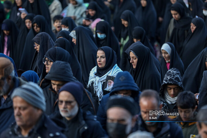 آغاز بهار ۱۴۰۵ در اراک؛ همبستگی مردم، یاد شهدا و رهبری در میدان شهدا