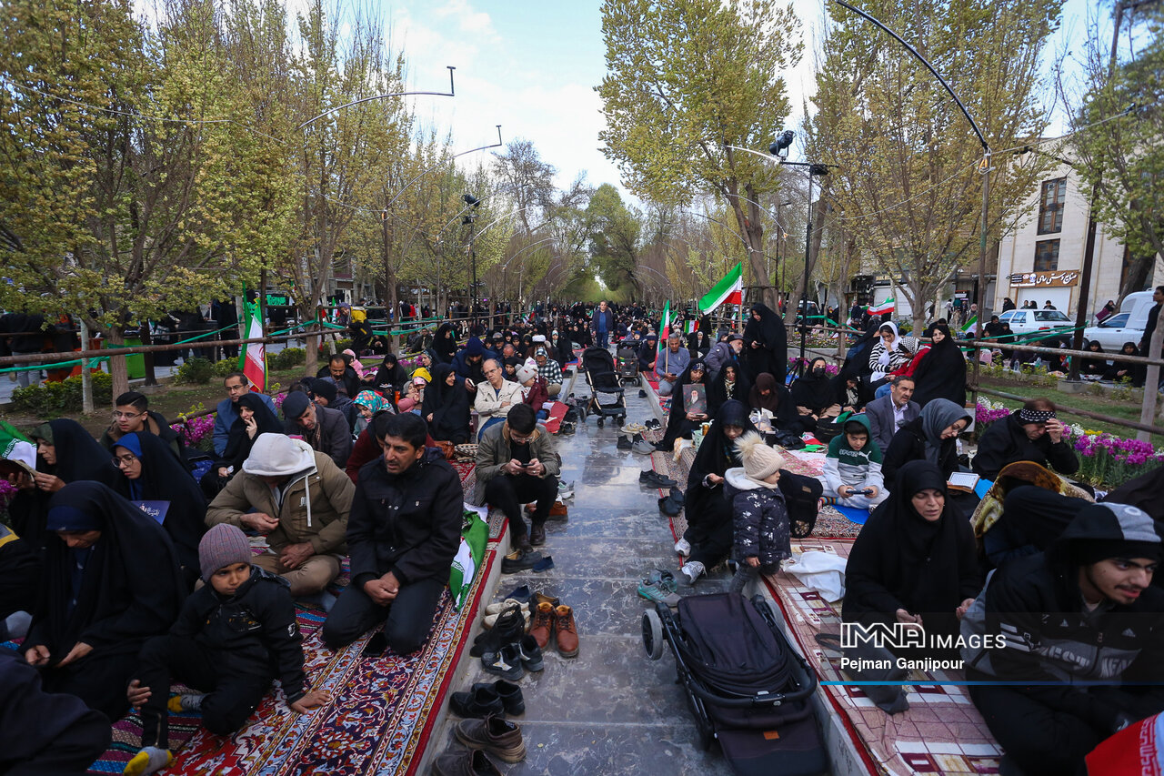 صلابت ملت در آغوش بهار؛ روایت عهدی جاودانه از میدانهای مقاومت تا سفرههای هفتسین