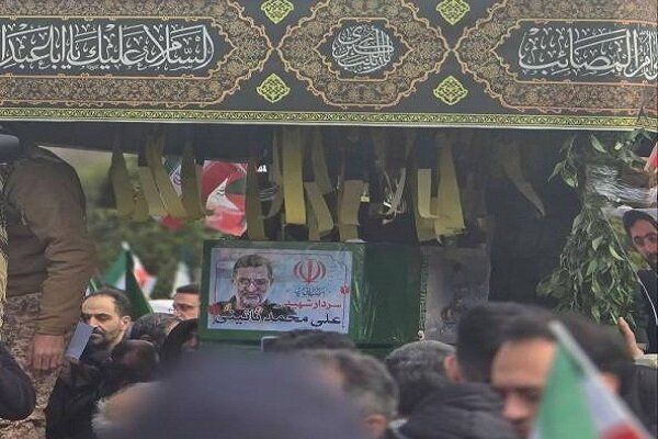 وداع باشکوه نمازگزاران عید فطر با سخنگوی سپاه