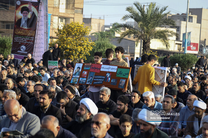 اقامه باشکوه نماز عید فطر در اهواز