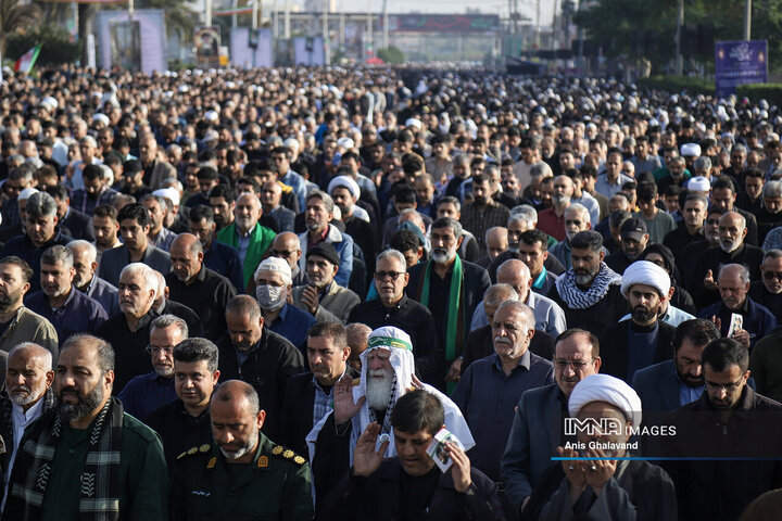 اقامه باشکوه نماز عید فطر در اهواز