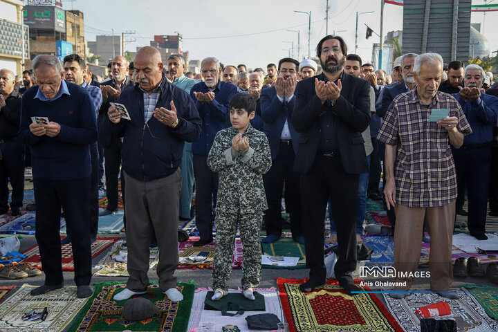 اقامه باشکوه نماز عید فطر در اهواز