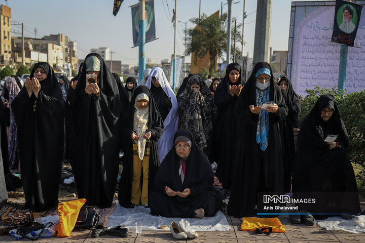 اقامه باشکوه نماز عید فطر در اهواز