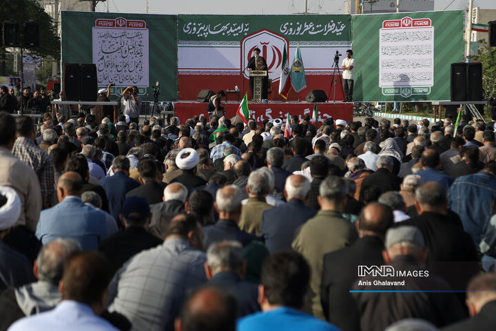 اقامه باشکوه نماز عید فطر در اهواز