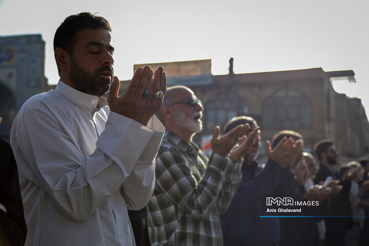 اقامه باشکوه نماز عید فطر در اهواز