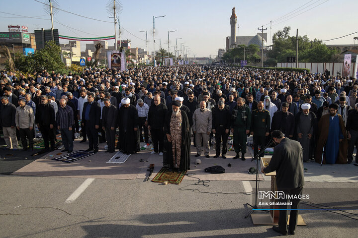 اقامه باشکوه نماز عید فطر در اهواز