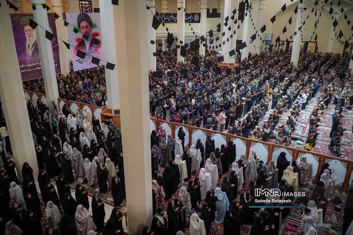 نماز باشکوه عید فطر در شیراز