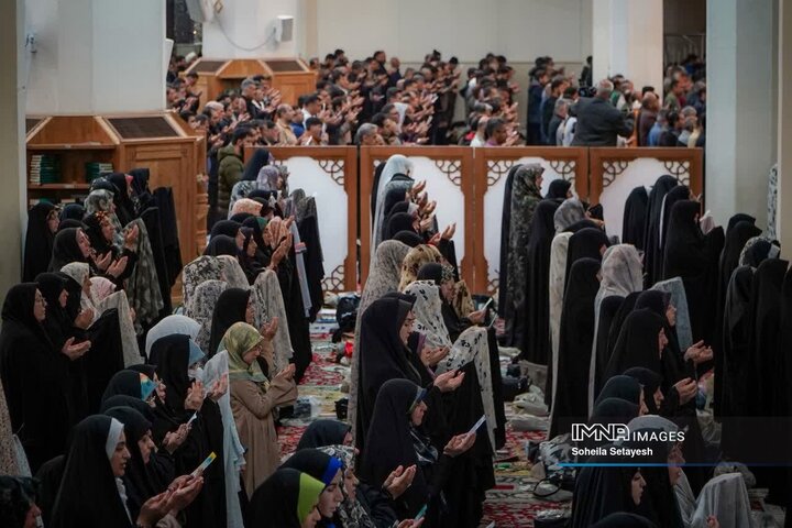 نماز باشکوه عید فطر در شیراز