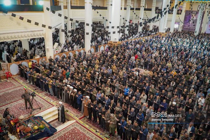 نماز باشکوه عید فطر در شیراز