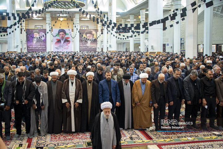 نماز باشکوه عید فطر در شیراز