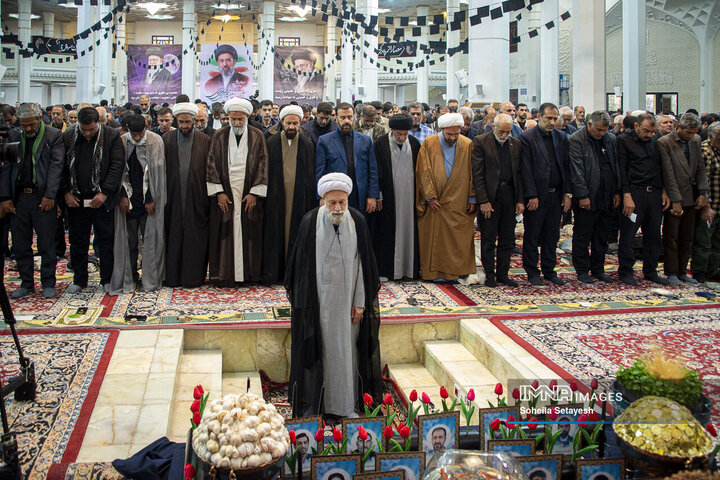 نماز باشکوه عید فطر در شیراز