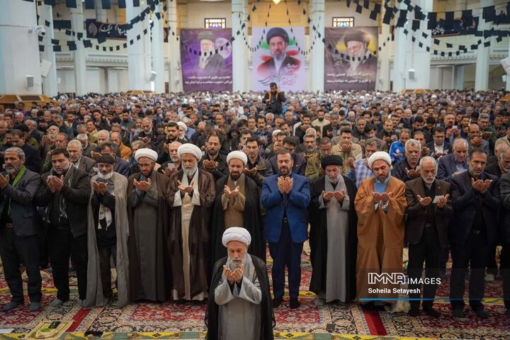 نماز باشکوه عید فطر در شیراز