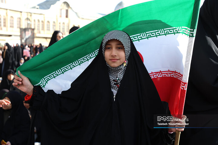 اقامه نماز با شکوه عید فطر در همدان