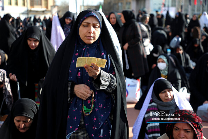 اقامه نماز با شکوه عید فطر در همدان
