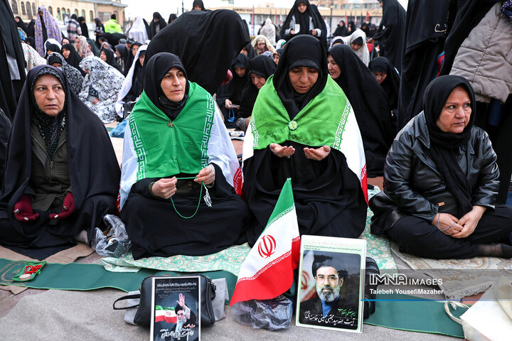 اقامه نماز با شکوه عید فطر در همدان