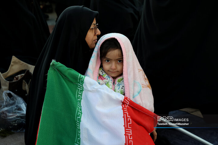 اقامه نماز با شکوه عید فطر در همدان