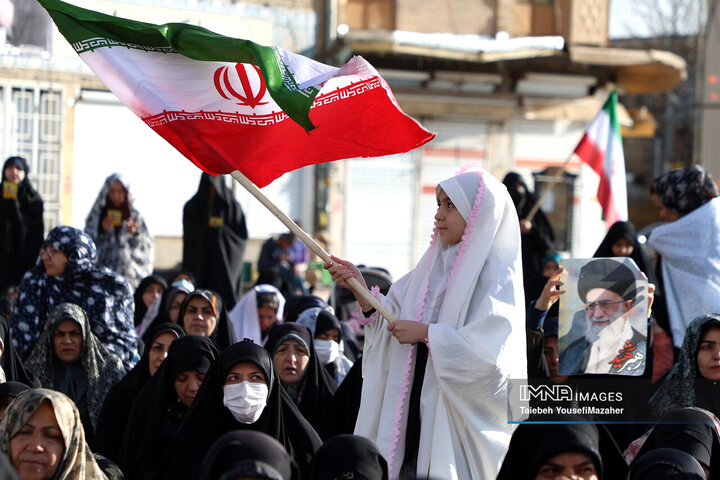 اقامه نماز با شکوه عید فطر در همدان