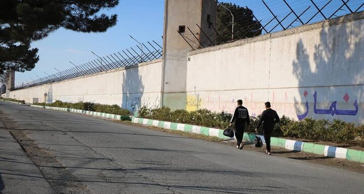 نیمی از زندانیان زنجانی در قالب مرخصی‌های قانونی خارج از زندان به سر می‌برند