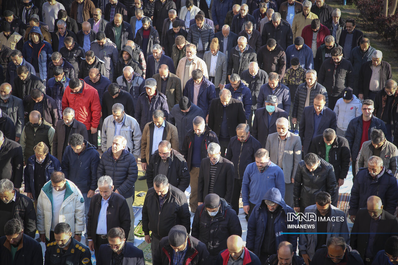 Iranians bid farewell to Ramadan by performing Eid prayers