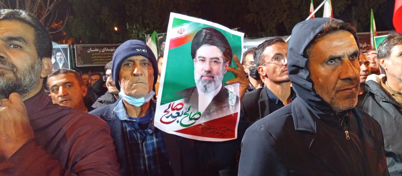 یاسوجی‌ها پای کار انقلاب در قرار بیست‌ودوم+ تصاویر