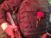 یک شاخه گل؛ نماد همدلی، احترام و قدردانی مردم از نیروی انتظامی