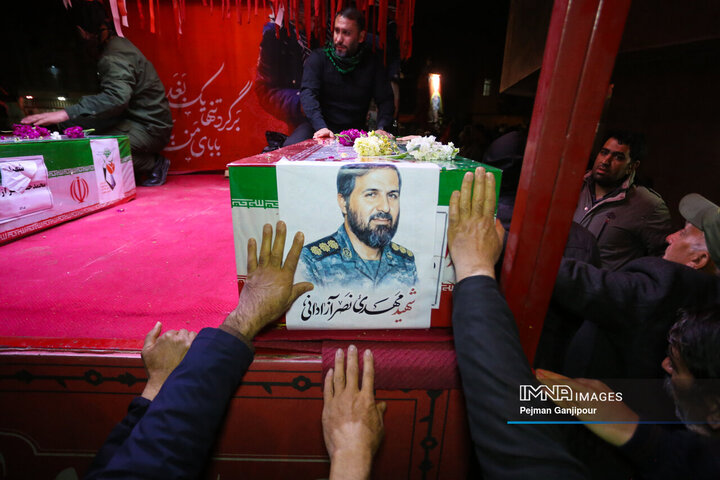 مراسم وداع با 5 شهید خانواده نصر آزادانی