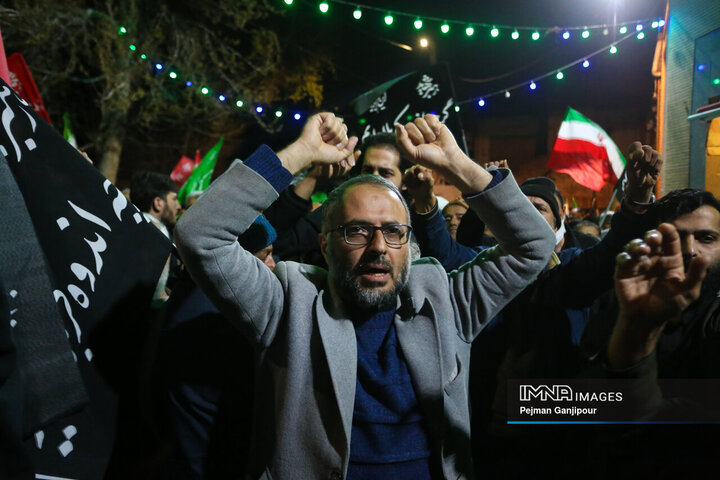 مراسم وداع با 5 شهید خانواده نصر آزادانی
