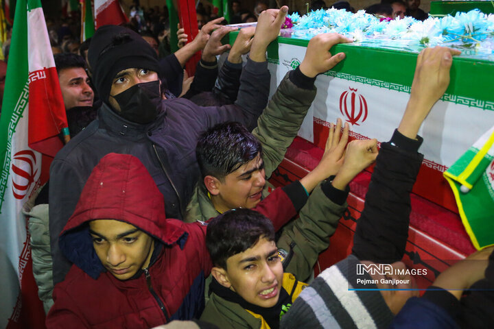 مراسم وداع با 5 شهید خانواده نصر آزادانی