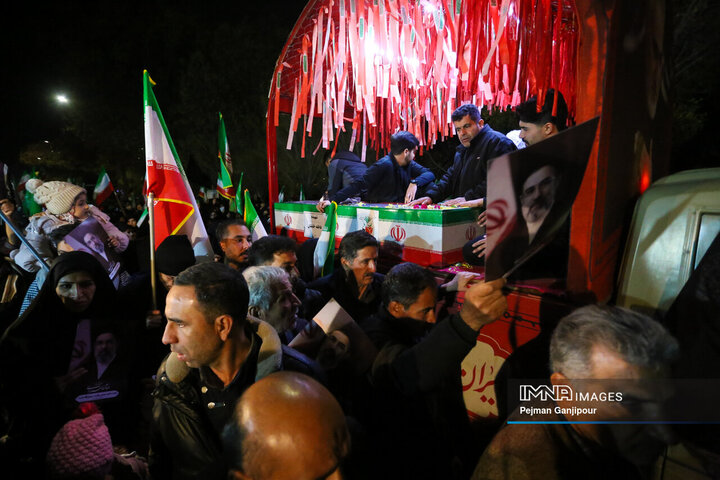 مراسم وداع با 5 شهید خانواده نصر آزادانی
