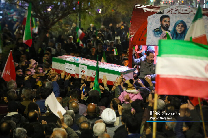 مراسم وداع با 5 شهید خانواده نصر آزادانی