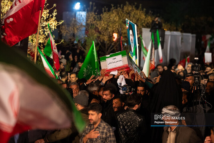 مراسم وداع با 5 شهید خانواده نصر آزادانی