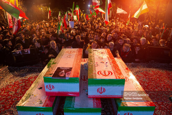 مراسم وداع با 5 شهید خانواده نصر آزادانی
