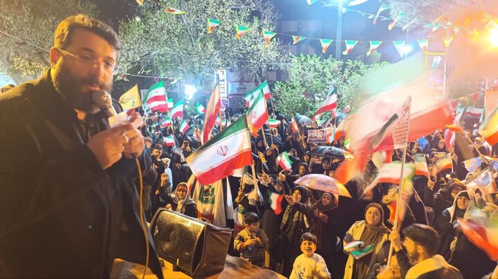 فیلمl هنرنمایی ابوذر روحی در تجمعات خیابانی قم