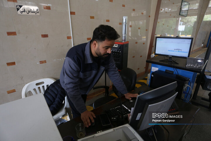 بازدید معاون حمل‌ونقل و ترافیک شهرداری اصفهان از واحدهای خدمت‌رسان شهری