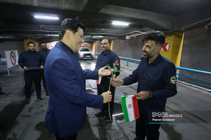بازدید معاون حمل‌ونقل و ترافیک شهرداری اصفهان از واحدهای خدمت‌رسان شهری