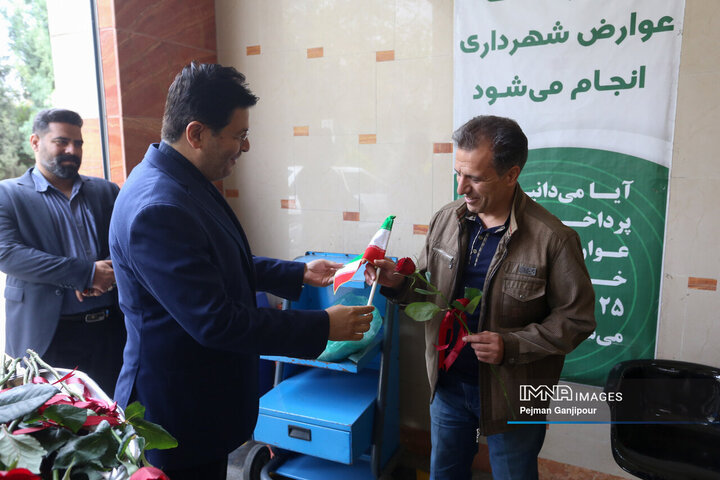 بازدید معاون حمل‌ونقل و ترافیک شهرداری اصفهان از واحدهای خدمت‌رسان شهری