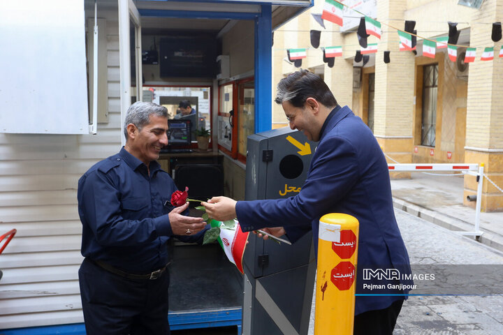 بازدید معاون حمل‌ونقل و ترافیک شهرداری اصفهان از واحدهای خدمت‌رسان شهری