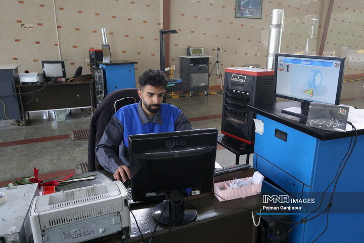 بازدید معاون حمل‌ونقل و ترافیک شهرداری اصفهان از واحدهای خدمت‌رسان شهری