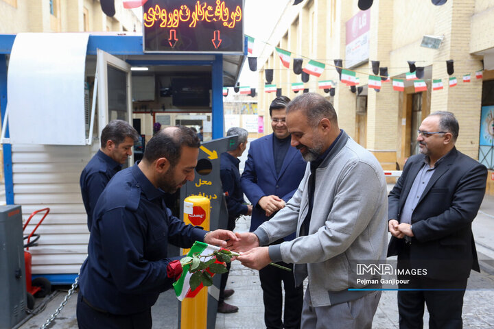 بازدید معاون حمل‌ونقل و ترافیک شهرداری اصفهان از واحدهای خدمت‌رسان شهری