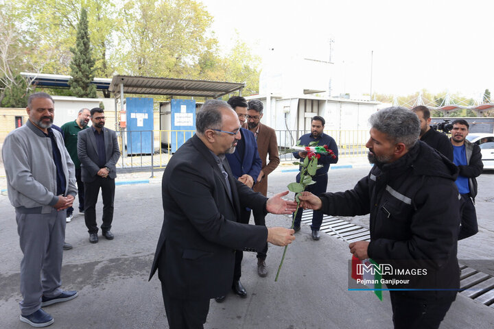 بازدید معاون حمل‌ونقل و ترافیک شهرداری اصفهان از واحدهای خدمت‌رسان شهری