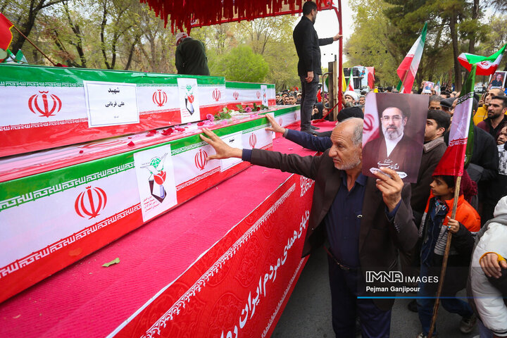 تشییع تعدادی از شهدای تجاوز آمریکایی صهیونی در اصفهان